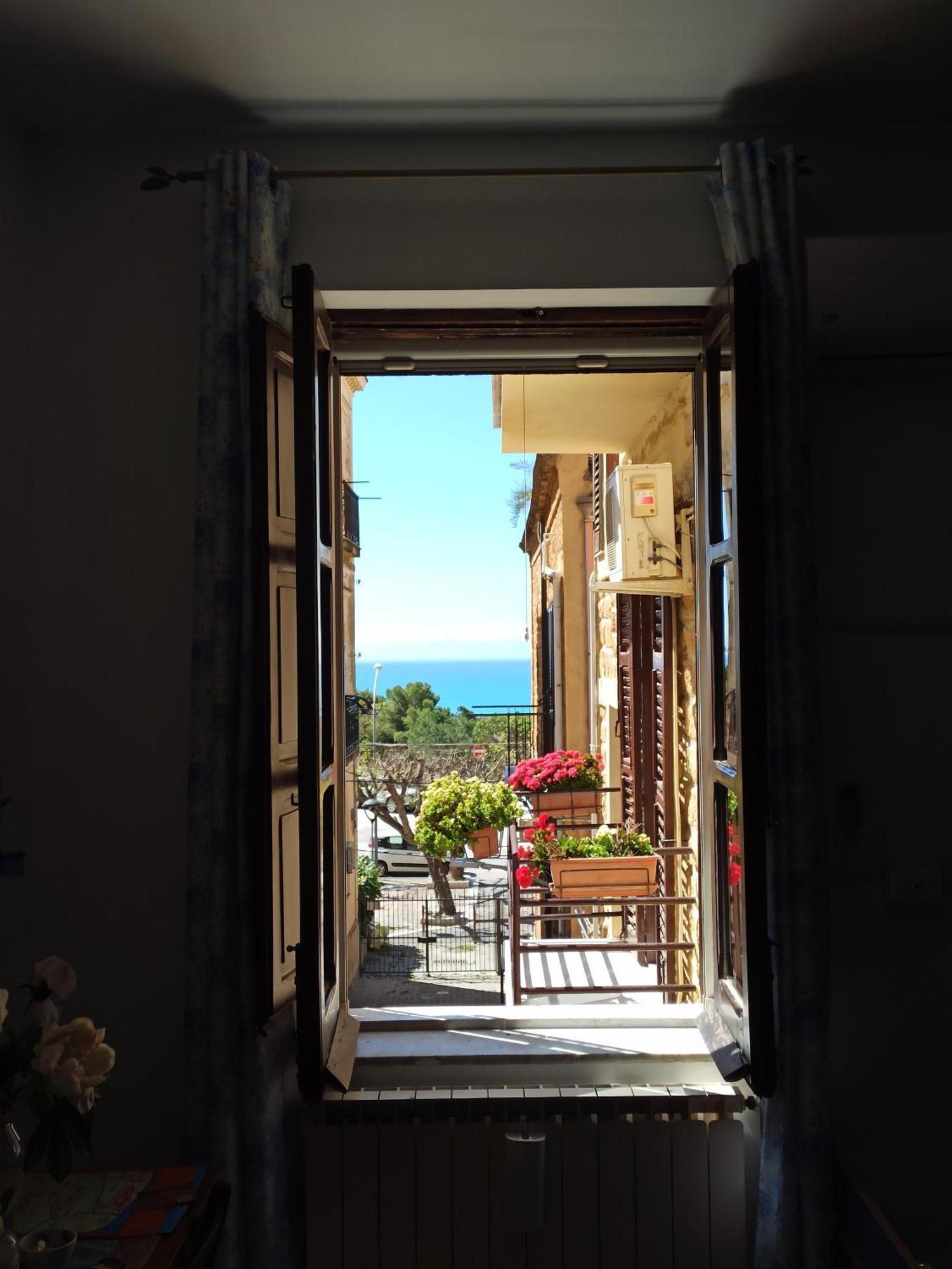 B&B Le 4 Stagioni Sul Viale, Belvedere Di أغريجنتو الغرفة الصورة